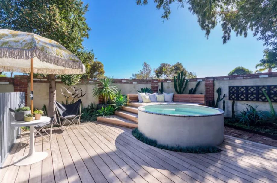 Above Ground Pool vs Inground Pool Advantages & Disadvantages