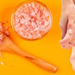treating-ingrown-toenail-with-salt